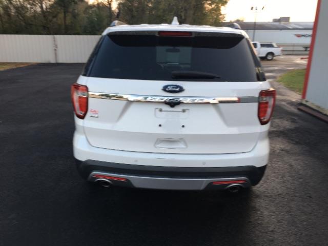 Ford Explorer XLT FWD 2016