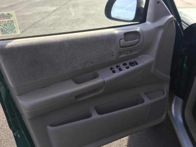 Dodge Dakota SLT Quad Cab 2WD 2003