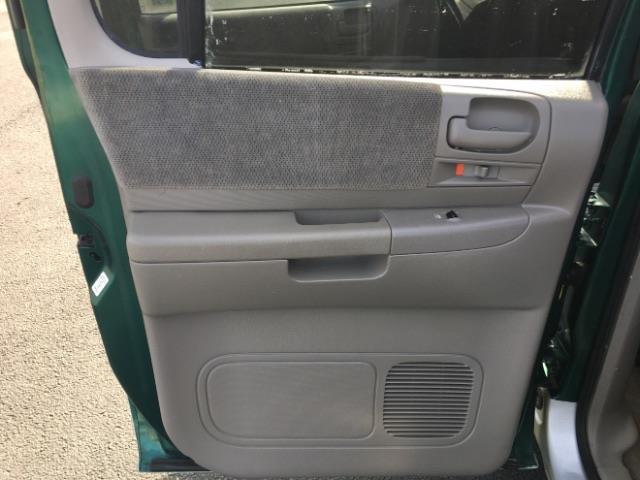 Dodge Dakota SLT Quad Cab 2WD 2003