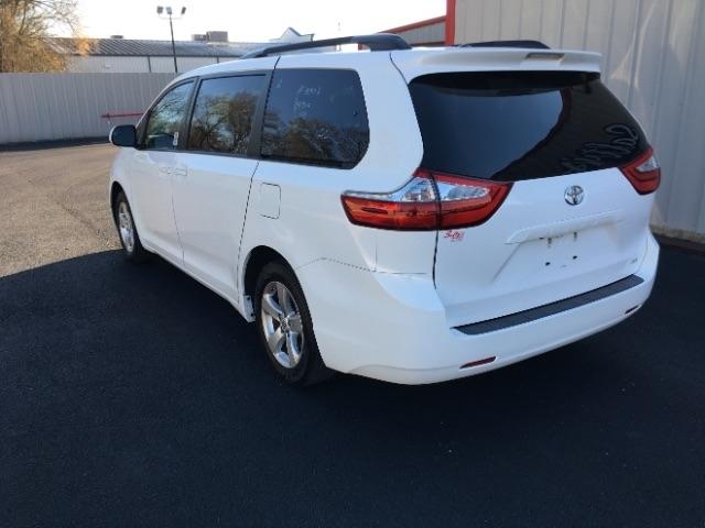 Toyota Sienna 5dr 8-Pass Van LE FWD (Natl) 2015