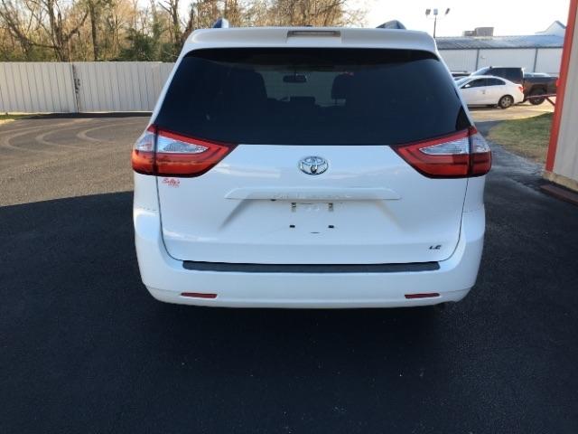 Toyota Sienna 5dr 8-Pass Van LE FWD (Natl) 2015