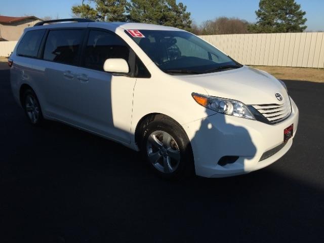 Toyota Sienna 5dr 8-Pass Van LE FWD (Natl) 2015