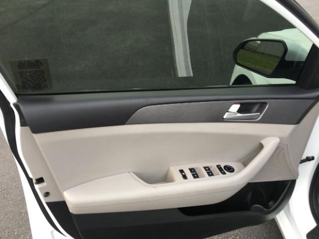 Hyundai Sonata 4dr Sdn 2.4L SE 2016