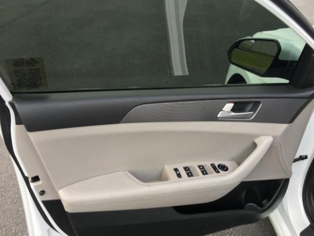 Hyundai Sonata 4dr Sdn 2.4L SE 2016