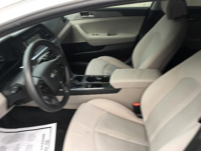 Hyundai Sonata 4dr Sdn 2.4L SE 2016