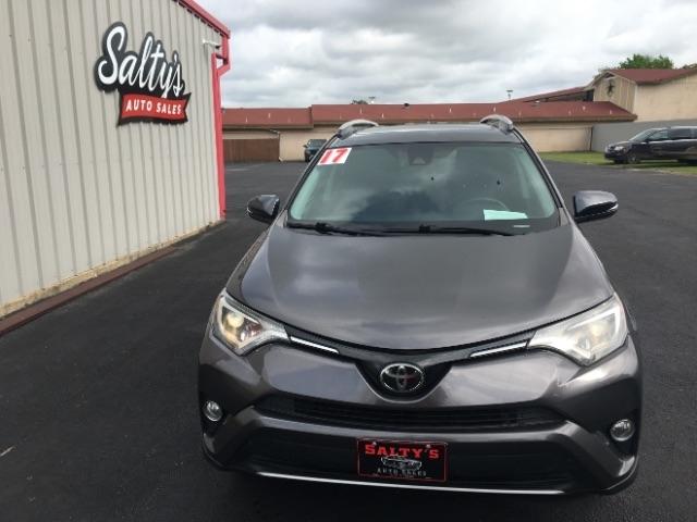 Toyota RAV4 XLE FWD (Natl) 2017
