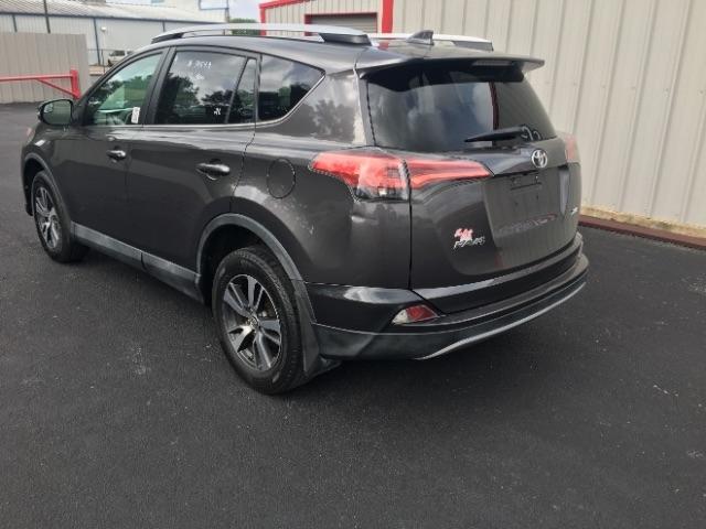 Toyota RAV4 XLE FWD (Natl) 2017