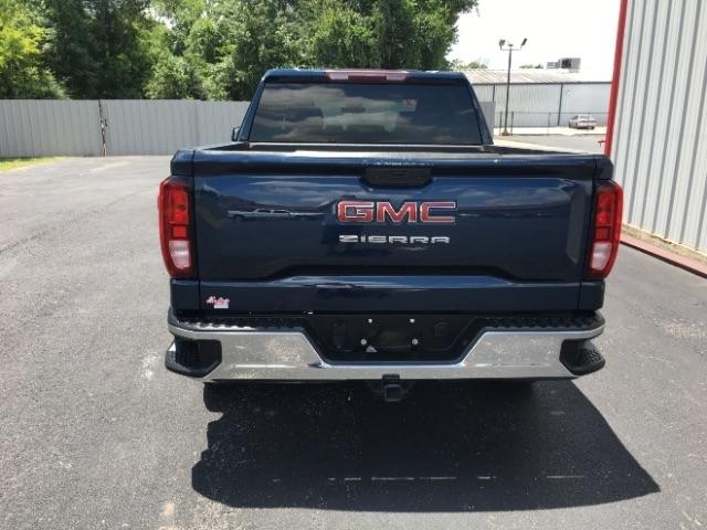 GMC Sierra 1500 2WD Crew Cab 147" Pro 2022