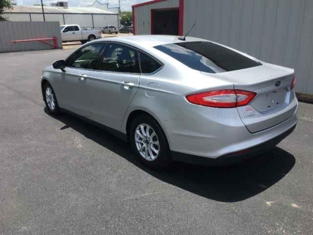 Ford Fusion 4dr Sdn S FWD 2016
