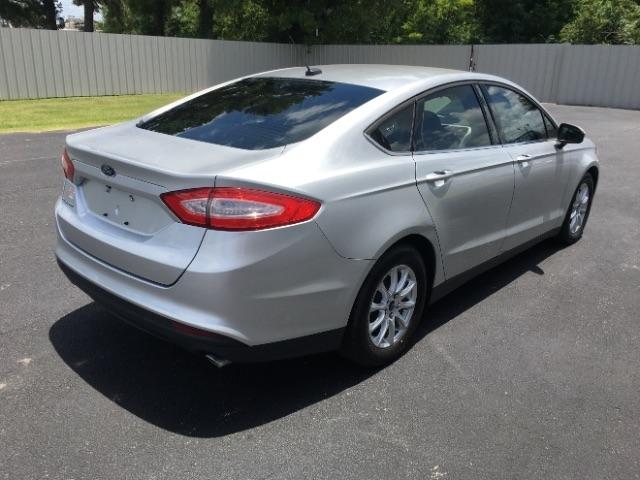 Ford Fusion 4dr Sdn S FWD 2016