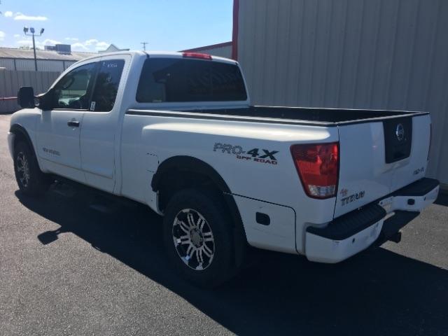 Nissan Titan 4WD King Cab SWB PRO-4X 2010