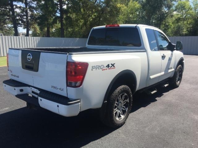 Nissan Titan 4WD King Cab SWB PRO-4X 2010