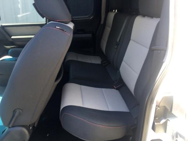 Nissan Titan 4WD King Cab SWB PRO-4X 2010