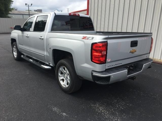Chevrolet Silverado 1500 4WD Crew Cab 143.5" LT w/2LT 2017
