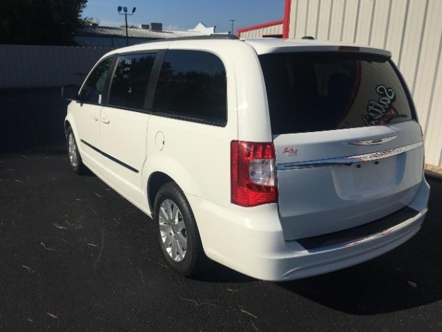 Chrysler Town & Country 4dr Wgn Touring 2013