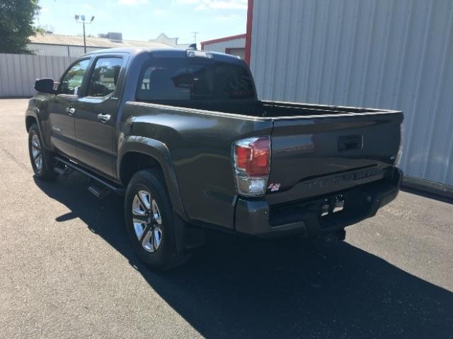 Toyota Tacoma Limited Double Cab 5' Bed V6 4x2 AT (Natl) 2017
