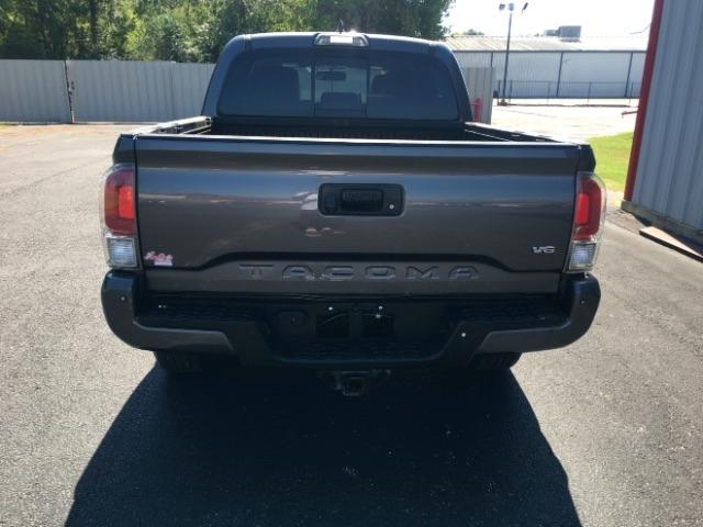 Toyota Tacoma Limited Double Cab 5' Bed V6 4x2 AT (Natl) 2017