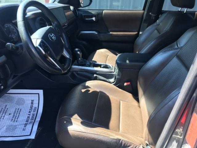 Toyota Tacoma Limited Double Cab 5' Bed V6 4x2 AT (Natl) 2017