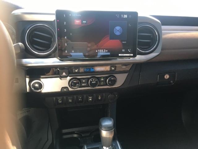 Toyota Tacoma Limited Double Cab 5' Bed V6 4x2 AT (Natl) 2017