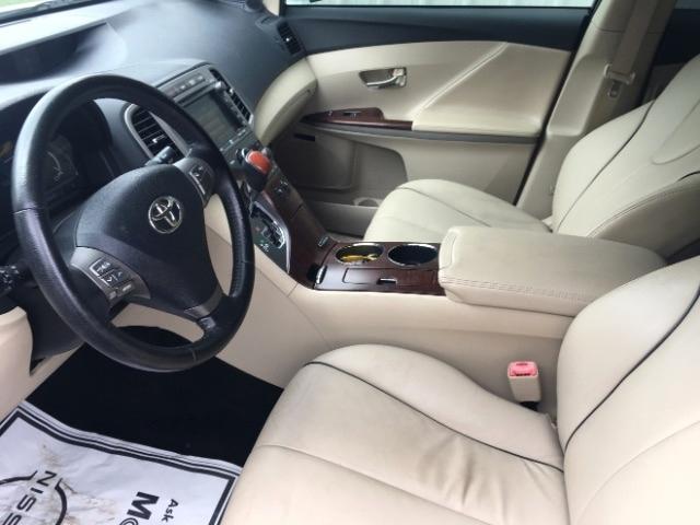 Toyota Venza 4dr Wgn V6 FWD (Natl) 2011