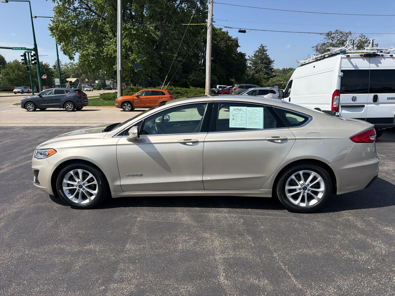 Ford Fusion Hybrid SEL FWD 2019