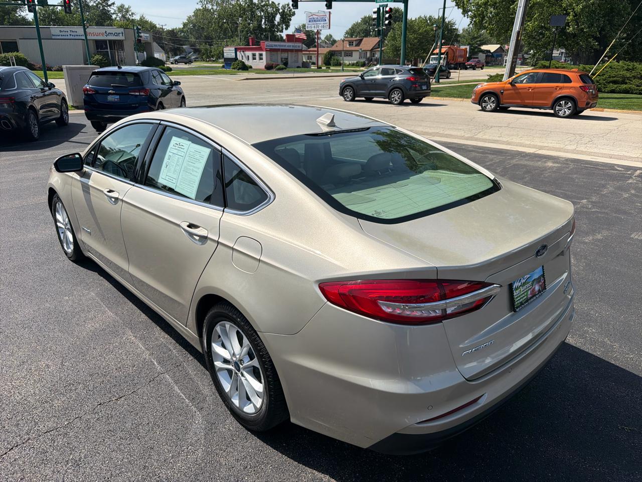 Ford Fusion Hybrid SEL FWD 2019