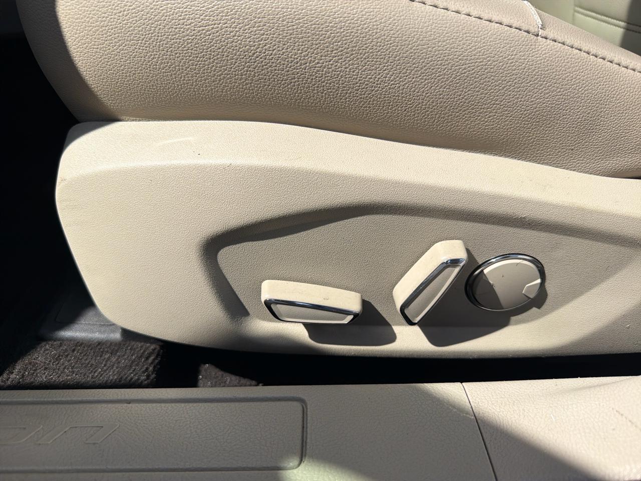 Ford Fusion Hybrid SEL FWD 2019