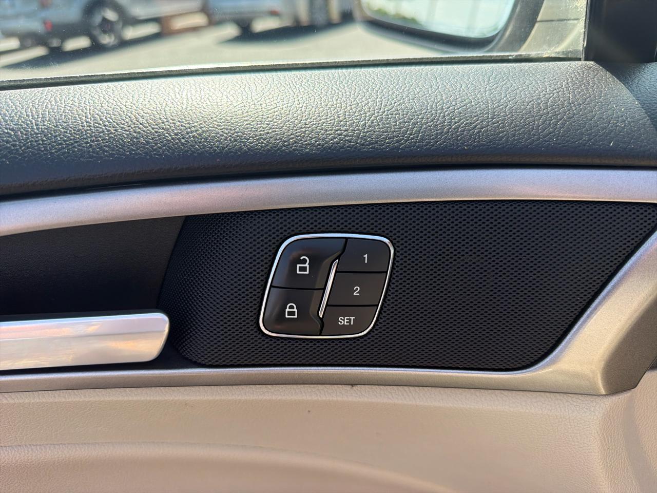 Ford Fusion Hybrid SEL FWD 2019