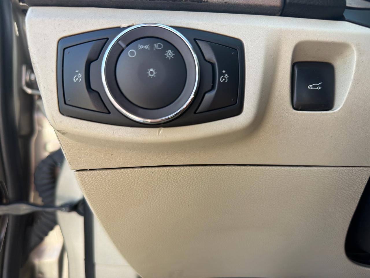Ford Fusion Hybrid SEL FWD 2019