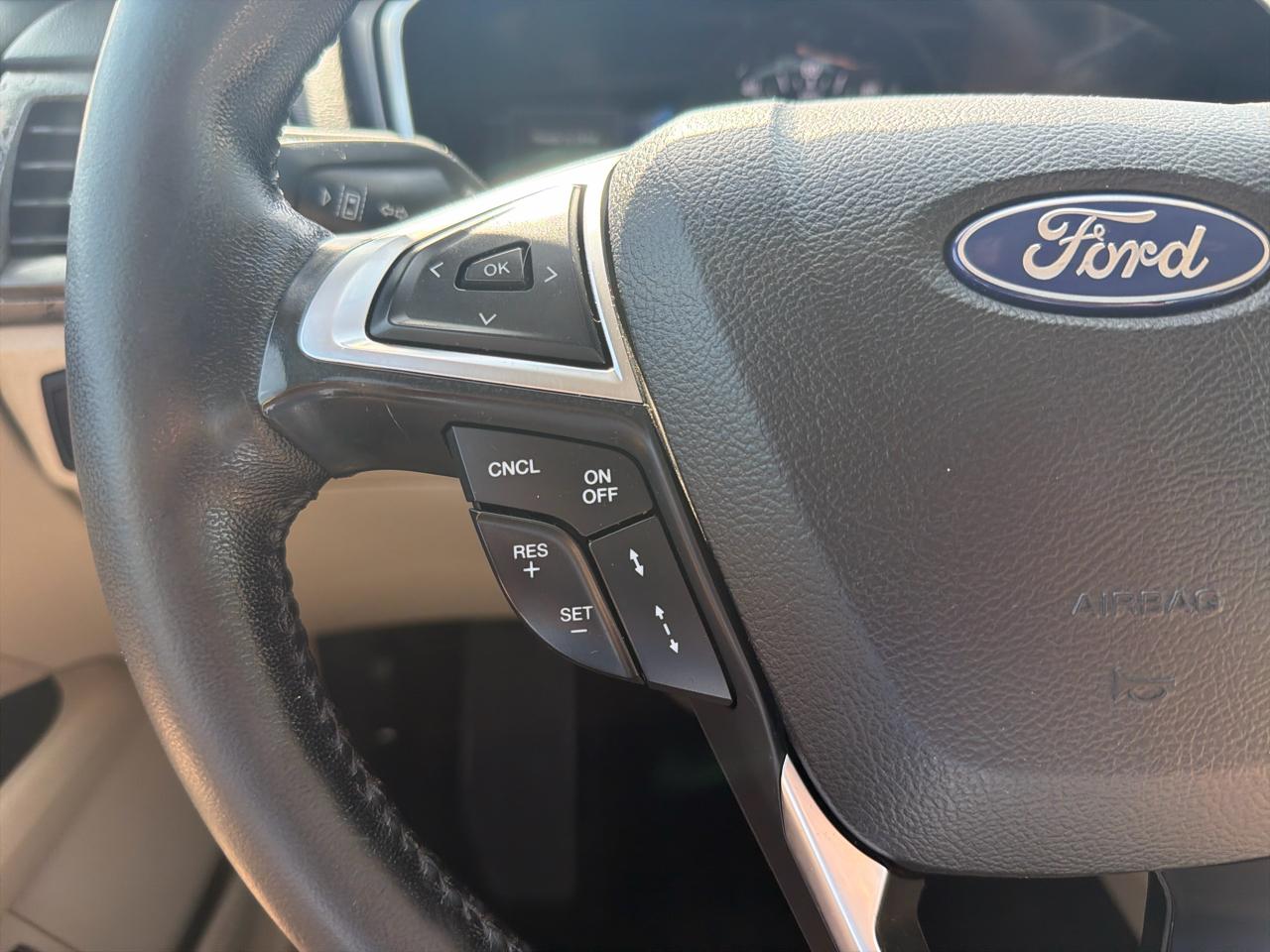 Ford Fusion Hybrid SEL FWD 2019