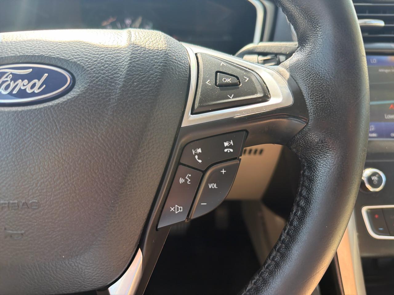 Ford Fusion Hybrid SEL FWD 2019