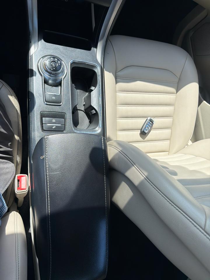 Ford Fusion Hybrid SEL FWD 2019