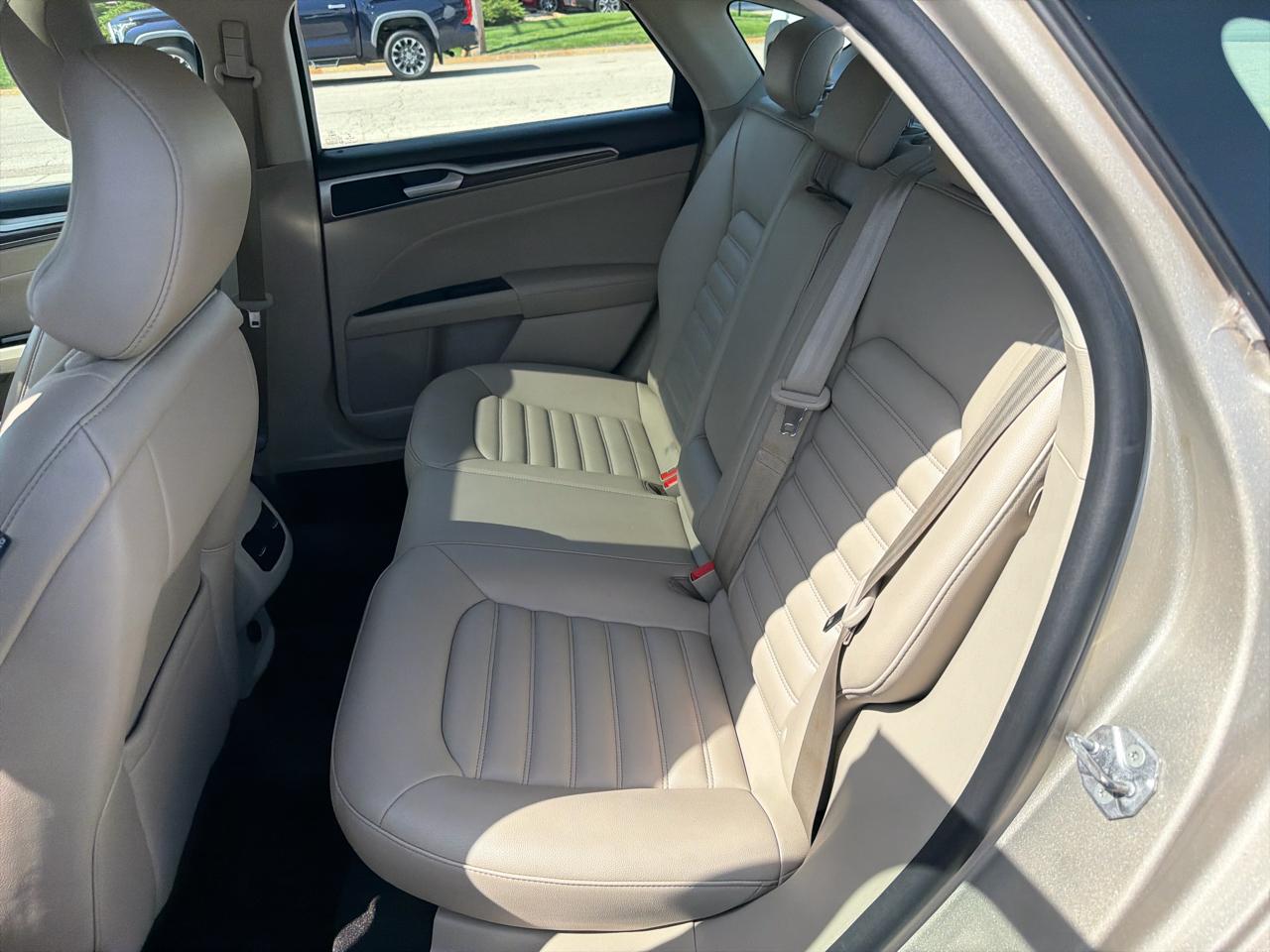 Ford Fusion Hybrid SEL FWD 2019