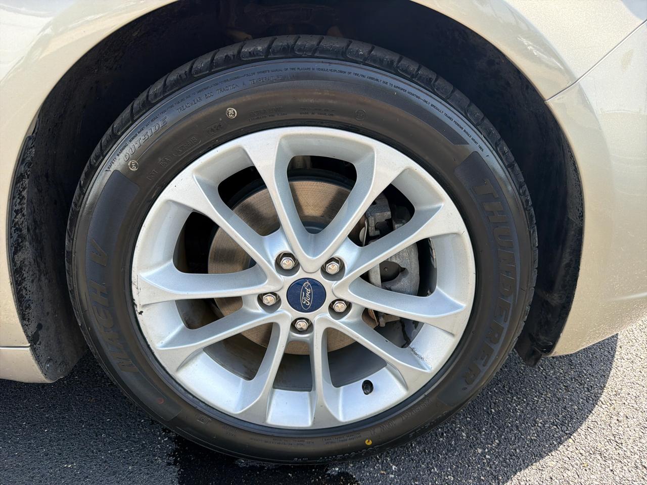Ford Fusion Hybrid SEL FWD 2019