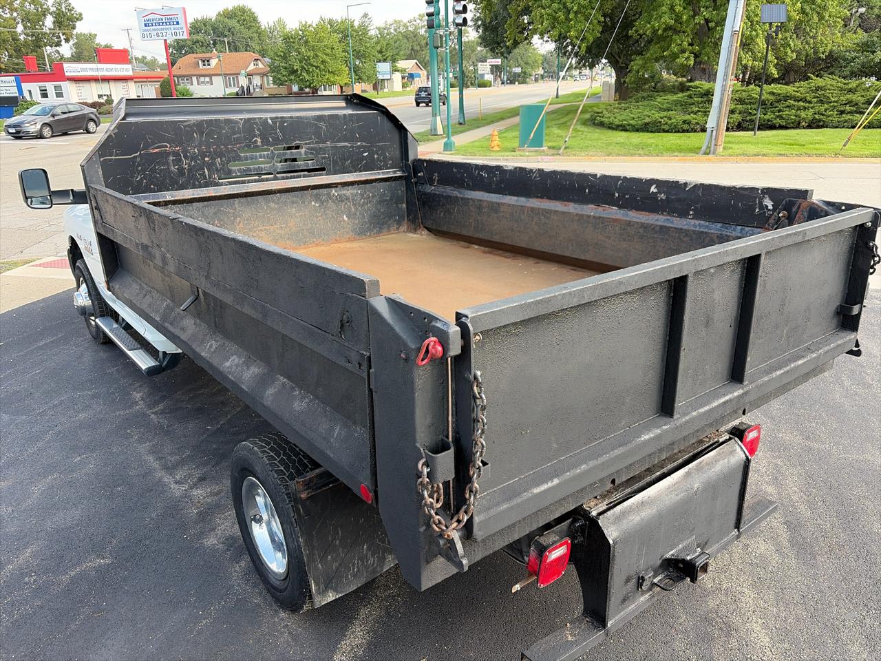 RAM 3500 Chassis Cab Tradesman 4WD Reg Cab 84" CA 167.5" WB 2017