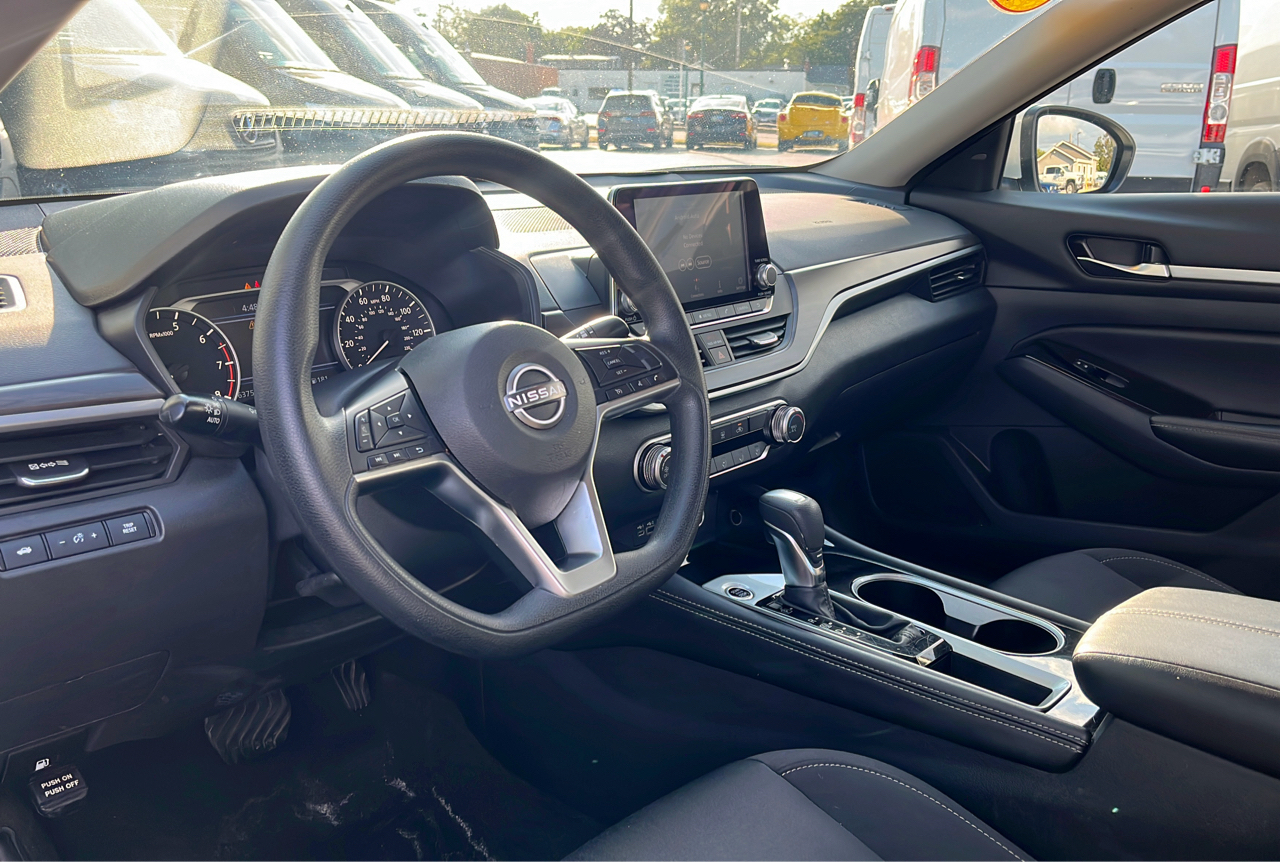 2023 Nissan Altima 2.5 SV photo 4