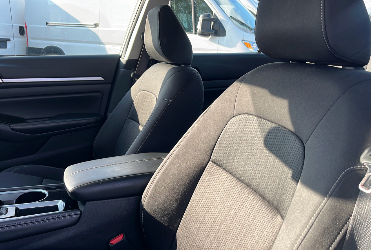 2023 Nissan Altima 2.5 SV photo 5