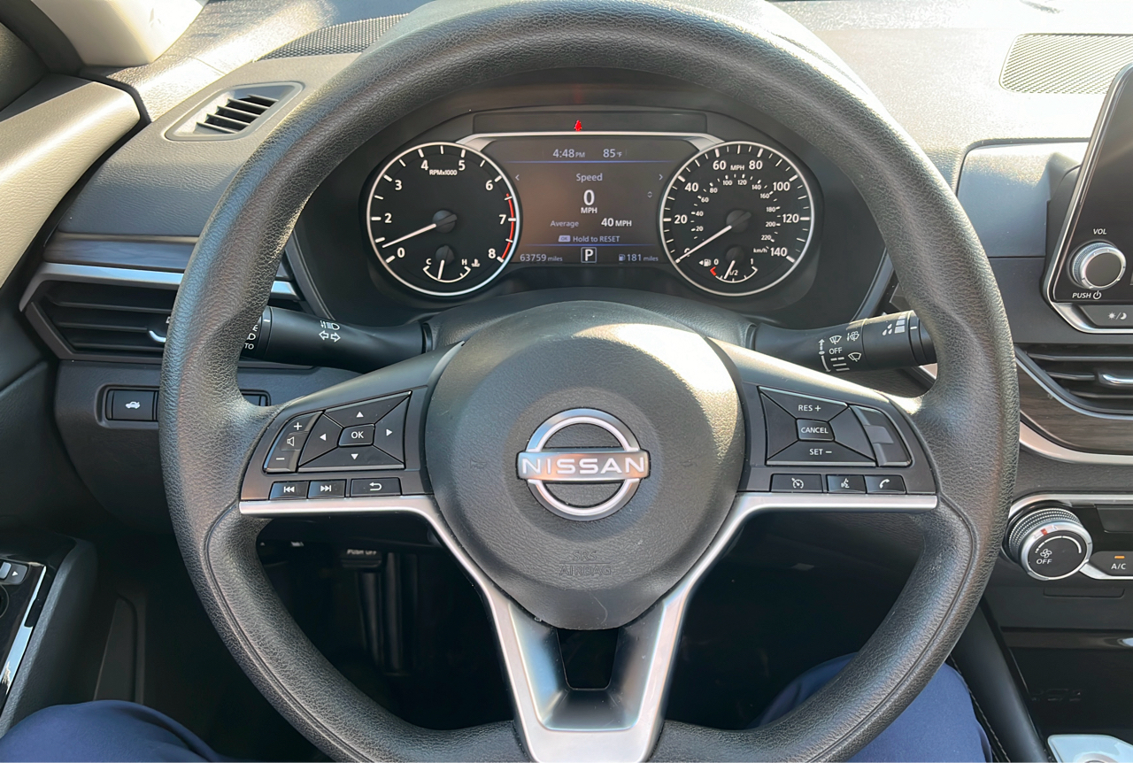 2023 Nissan Altima 2.5 SV photo 8