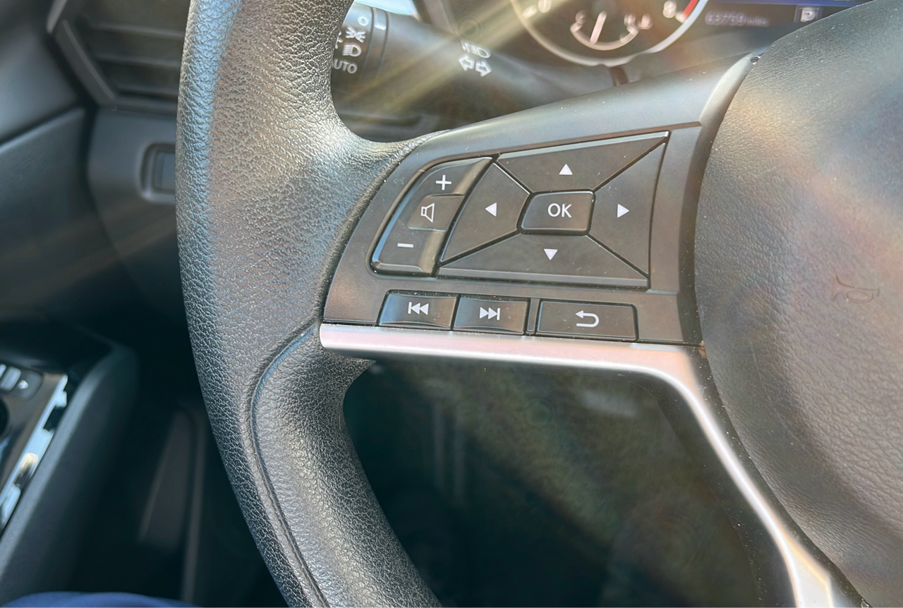 2023 Nissan Altima 2.5 SV photo 9