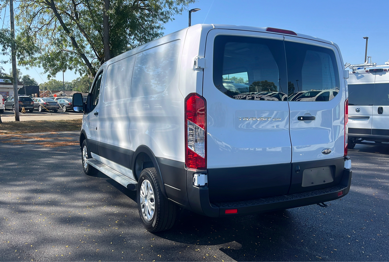 2023 Ford Transit Cargo Van photo 3
