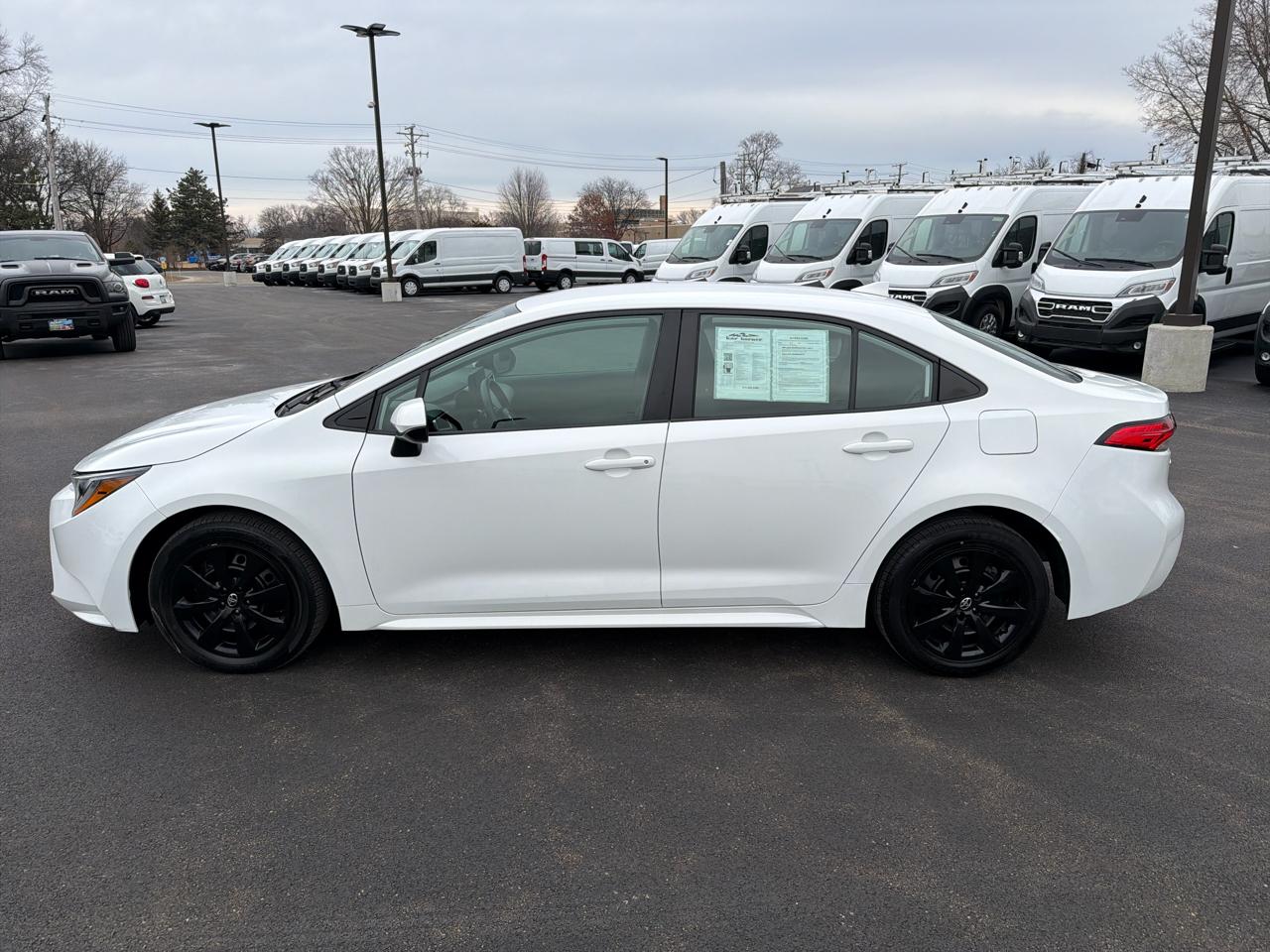 Toyota Corolla LE CVT (Natl) 2024