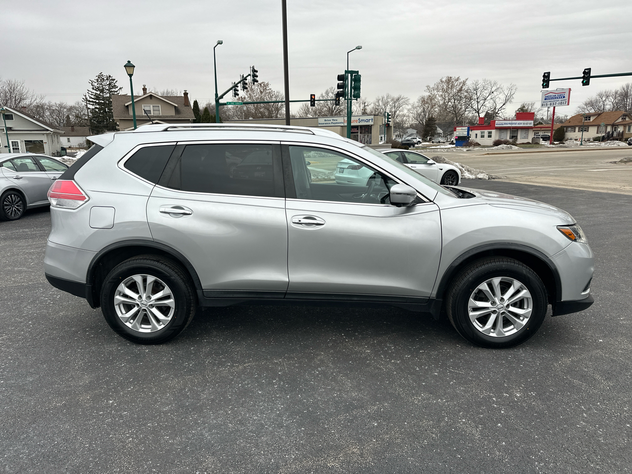 Nissan Rogue AWD 4dr SV 2016