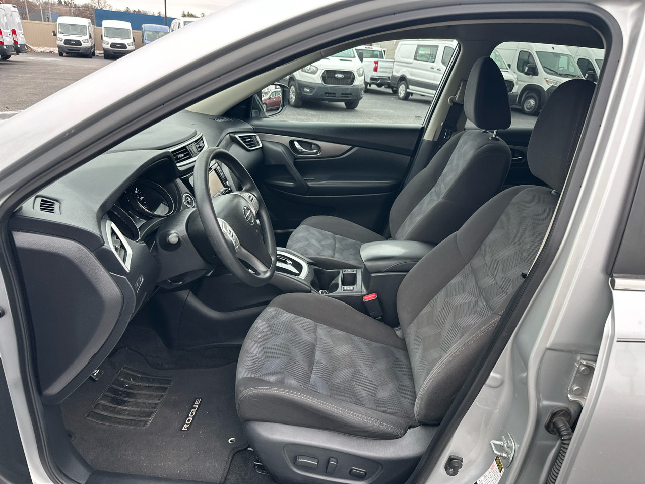 Nissan Rogue AWD 4dr SV 2016