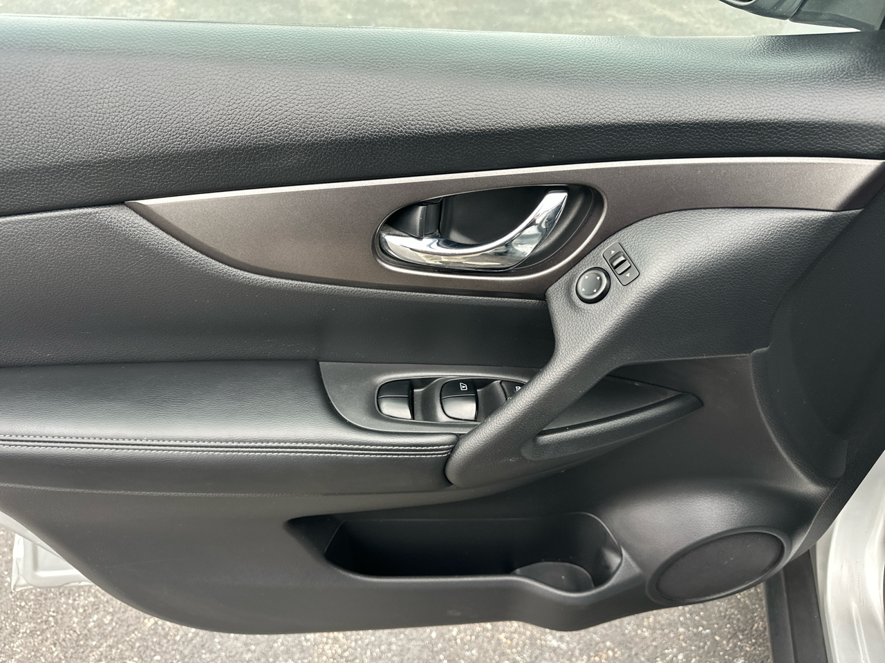 Nissan Rogue AWD 4dr SV 2016