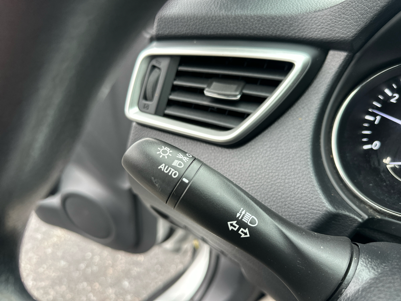 Nissan Rogue AWD 4dr SV 2016