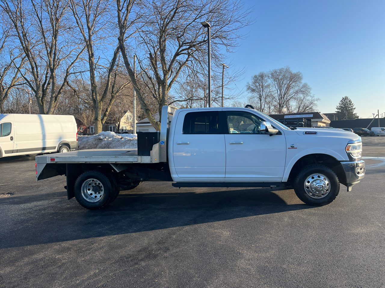 RAM 3500 Laramie 4x4 Crew Cab 8' Box 2019