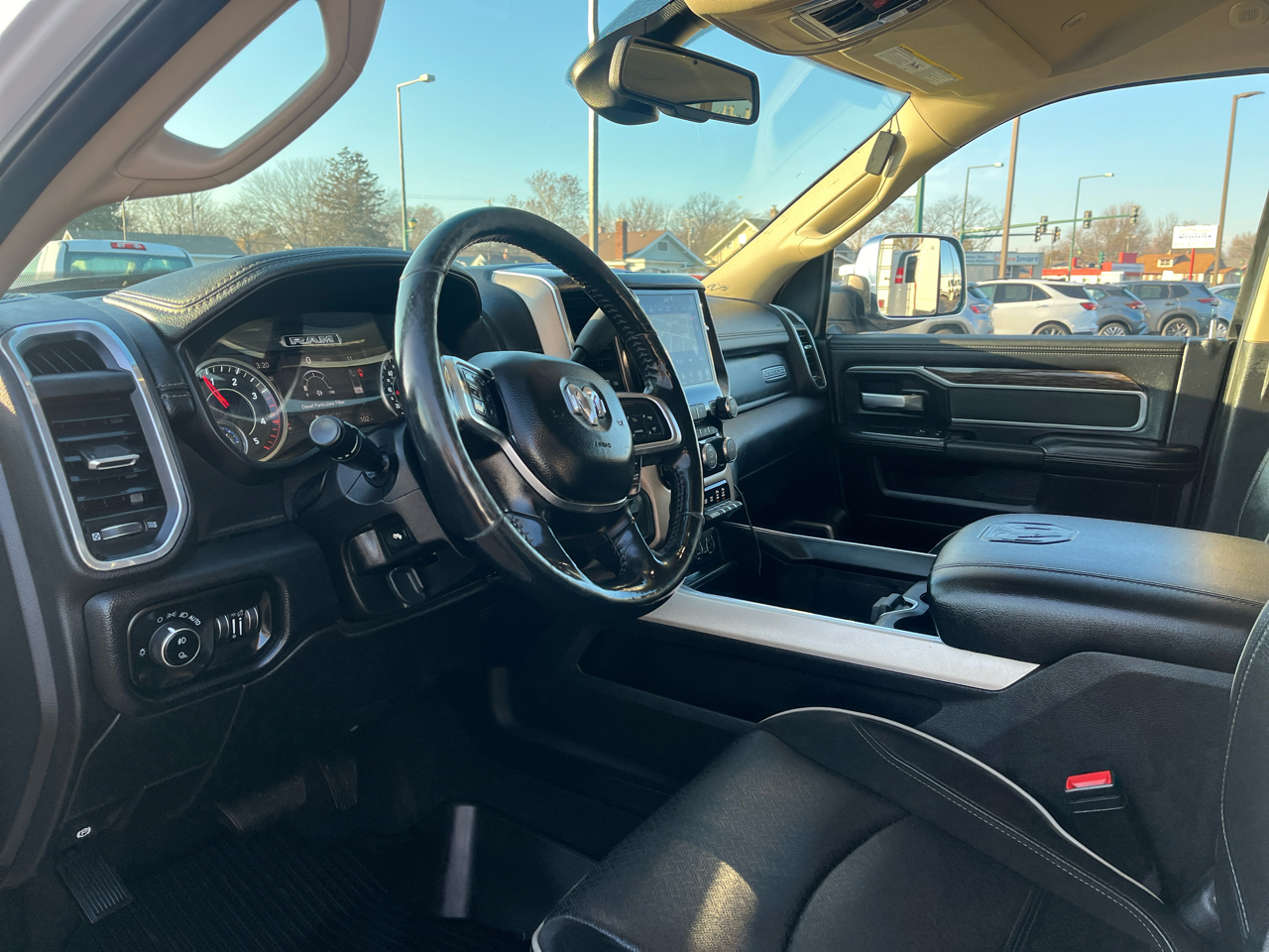 RAM 3500 Laramie 4x4 Crew Cab 8' Box 2019