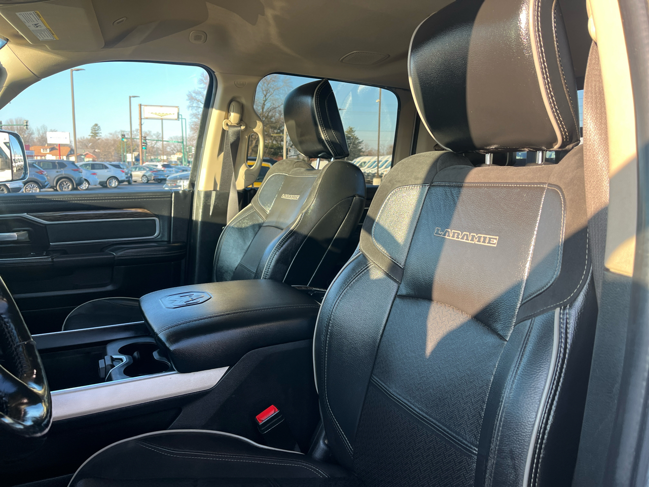 RAM 3500 Laramie 4x4 Crew Cab 8' Box 2019