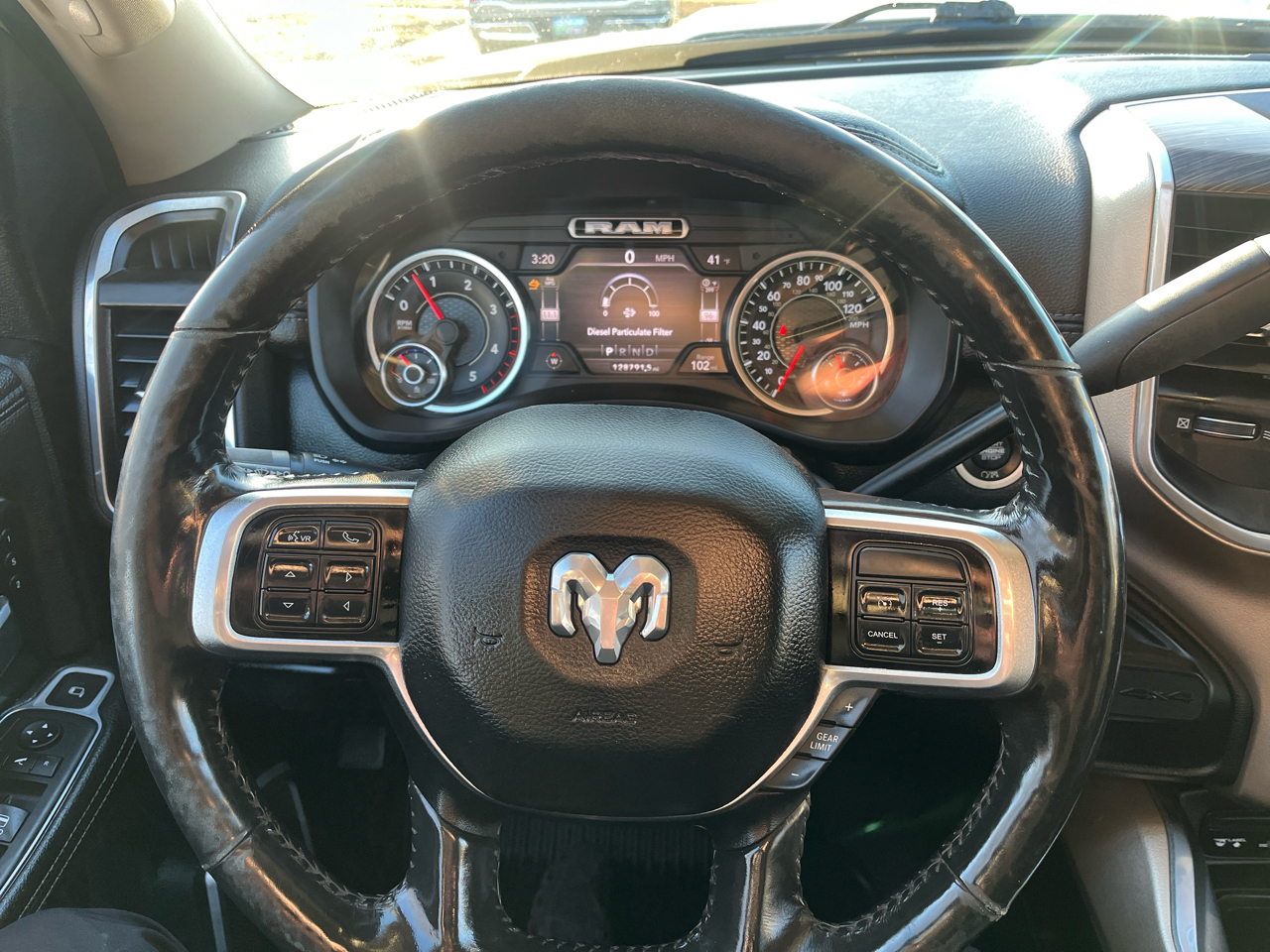 RAM 3500 Laramie 4x4 Crew Cab 8' Box 2019