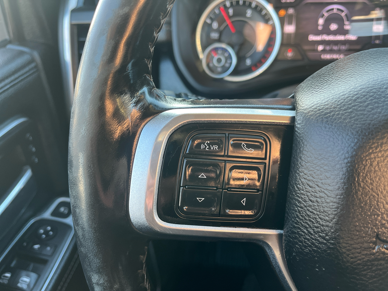 RAM 3500 Laramie 4x4 Crew Cab 8' Box 2019